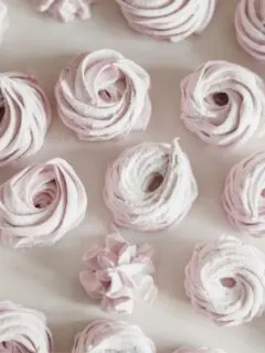 Meringues recipe image