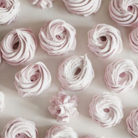 Meringues recipe image