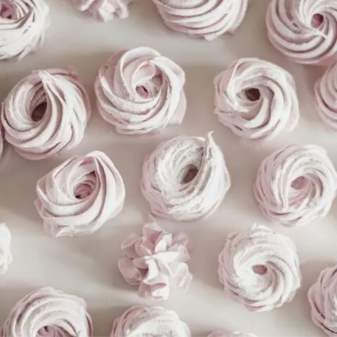 Meringues recipe image