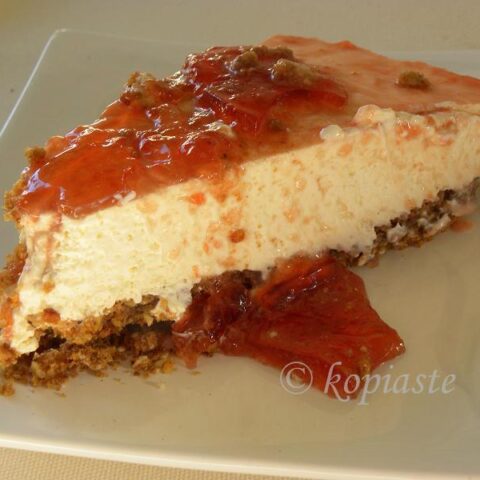 Gingerbread cheesecake with quince image