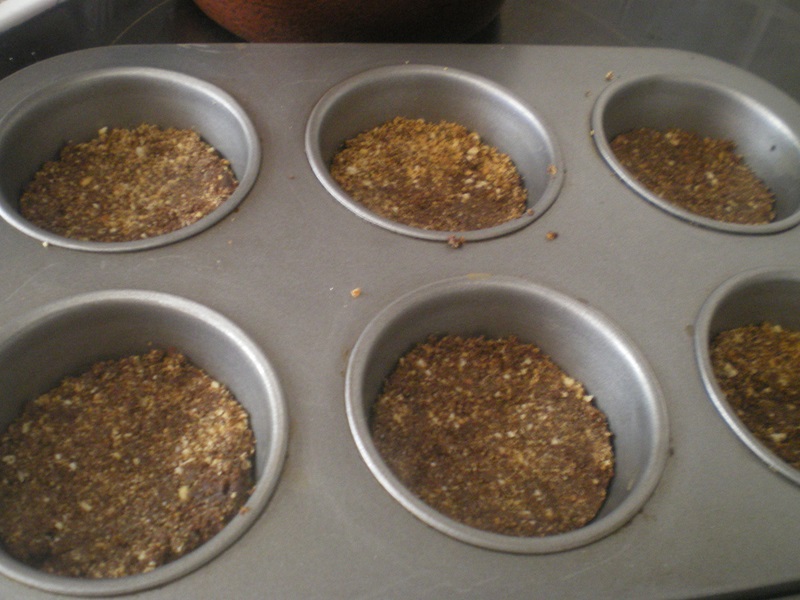 Making individual cheesecakes image