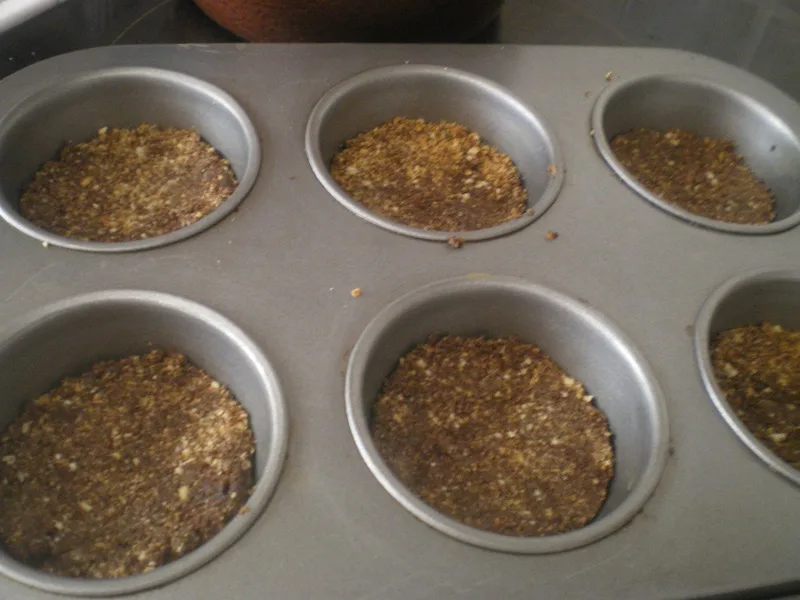 Individual cheese cake Making individual cheesecakes image