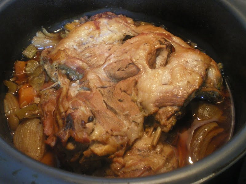 Agriogourouno (wild boar) sti gastra image