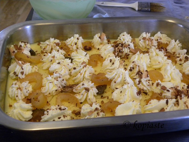 Making Ekmek kataifi
