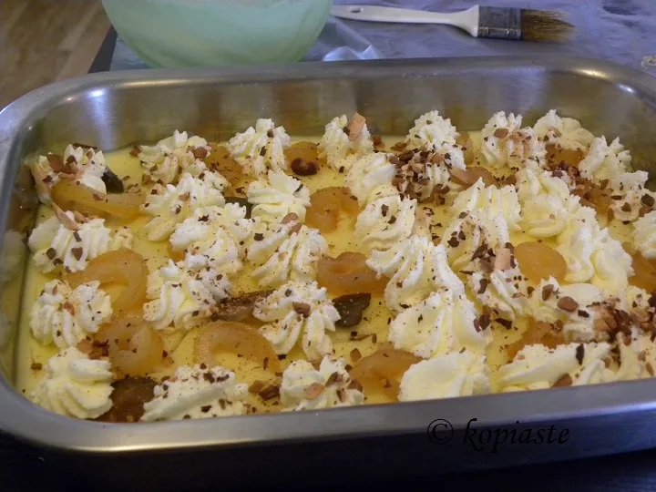 Making Ekmek kataifi