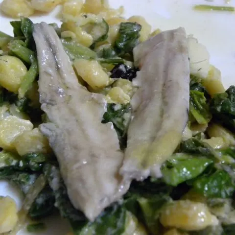 Revithosalata with marinated anchovies image