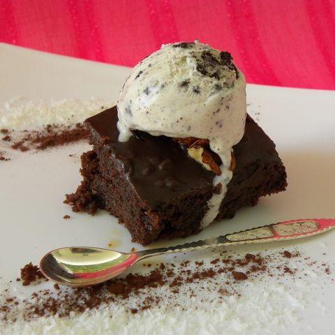 Karydopita with Ice cream image