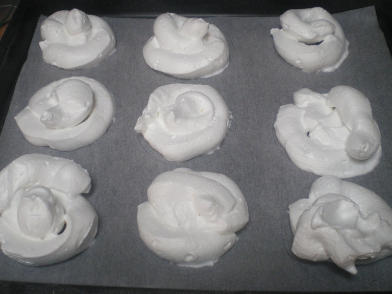Making meringues image