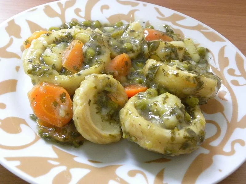 Anginares a la Polita with Peas and Kafkalithres and myronia image
