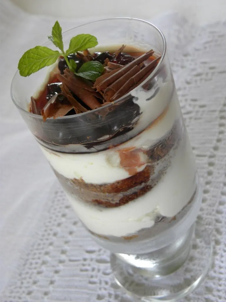 layered cheesecake Layered cheesecake with sour cherries image
