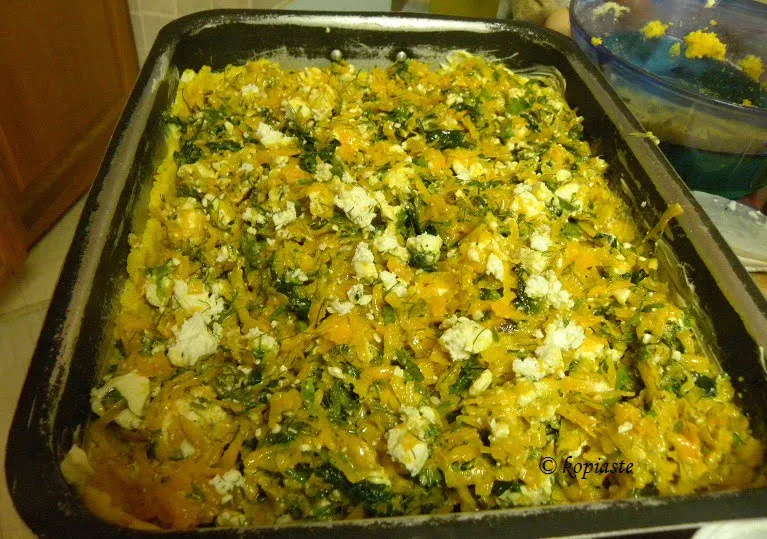 preparing-savoury-crumble