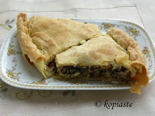 Manitaropita mushroom pie