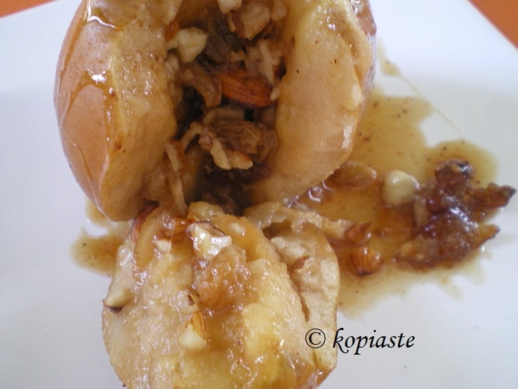 Baked apple cut
