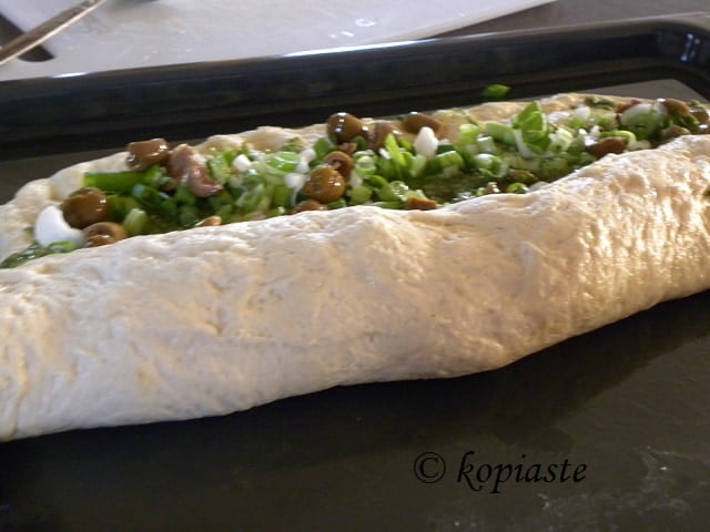 Green olives bread
