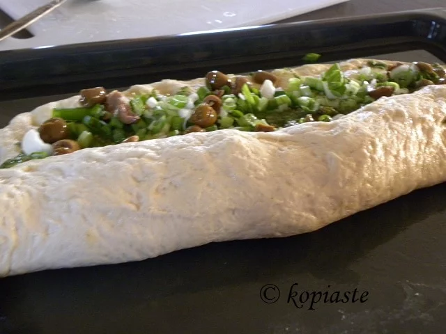 Green olives bread