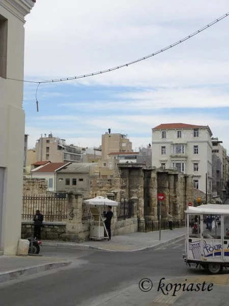 hadrians-library-aeolou-street