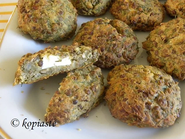 Lentil burgers with Feta and dill
