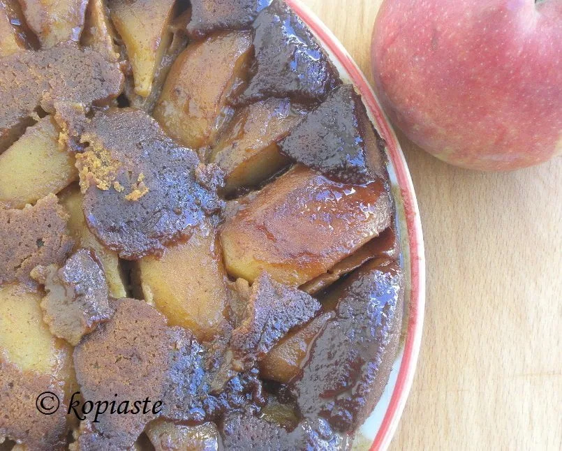 Petimezi Apple Cake