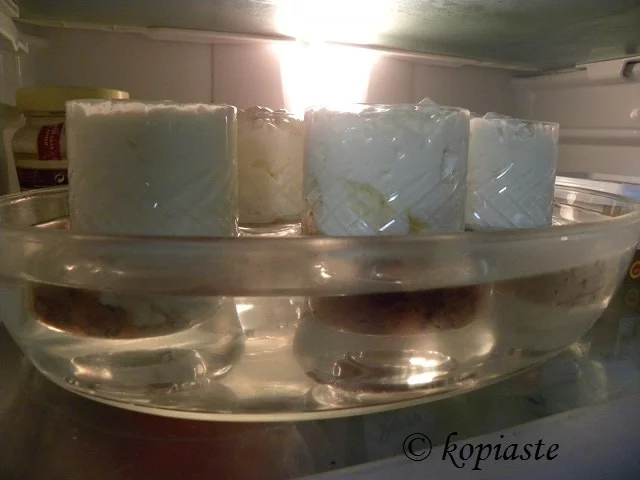 panna cotta chilling