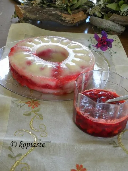 Almond and strawberry halvas