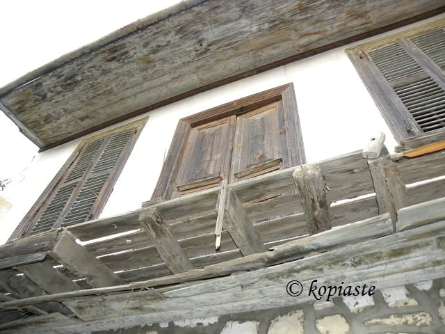Anoi, second floor house at Lophou
