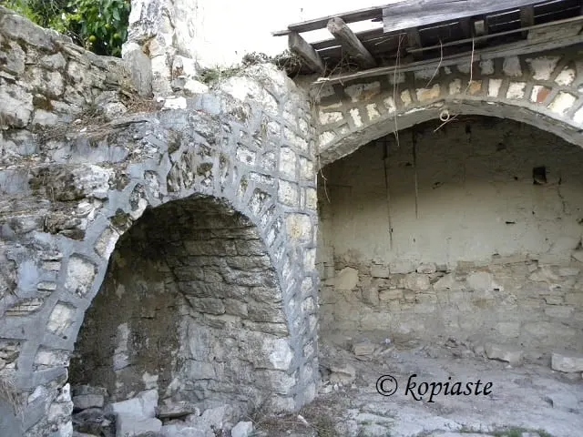interior of house in Lophou