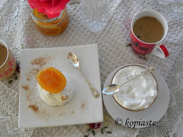 Greek yoghurt Tutti frutti