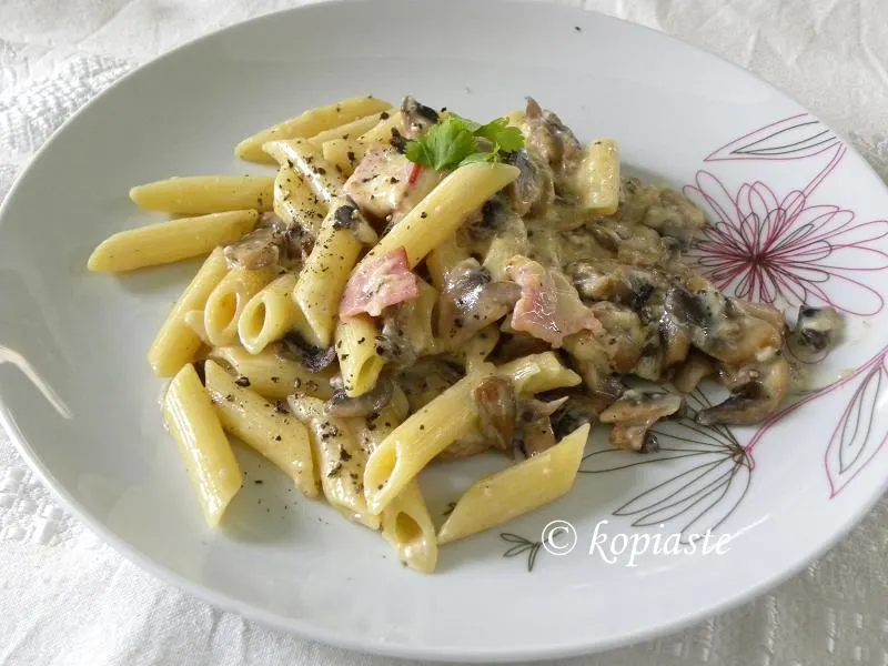 Penne carbonara with mushrooms image