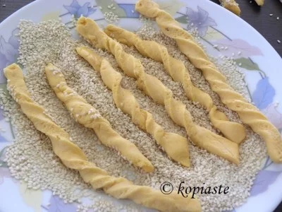 Twisting breadsticks