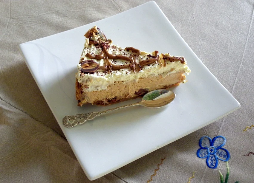 Dulce cheesecake cut image