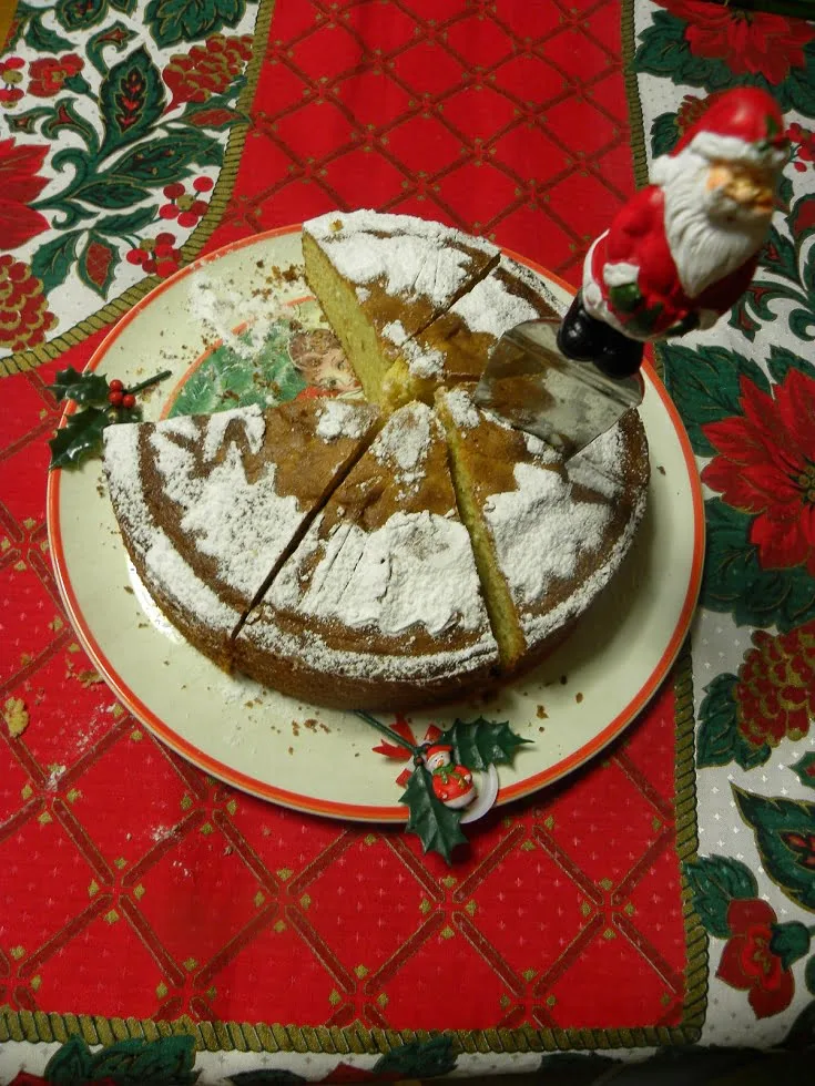Vassilopita cut image
