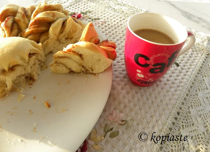 Tahinopsomo with Greek coffee