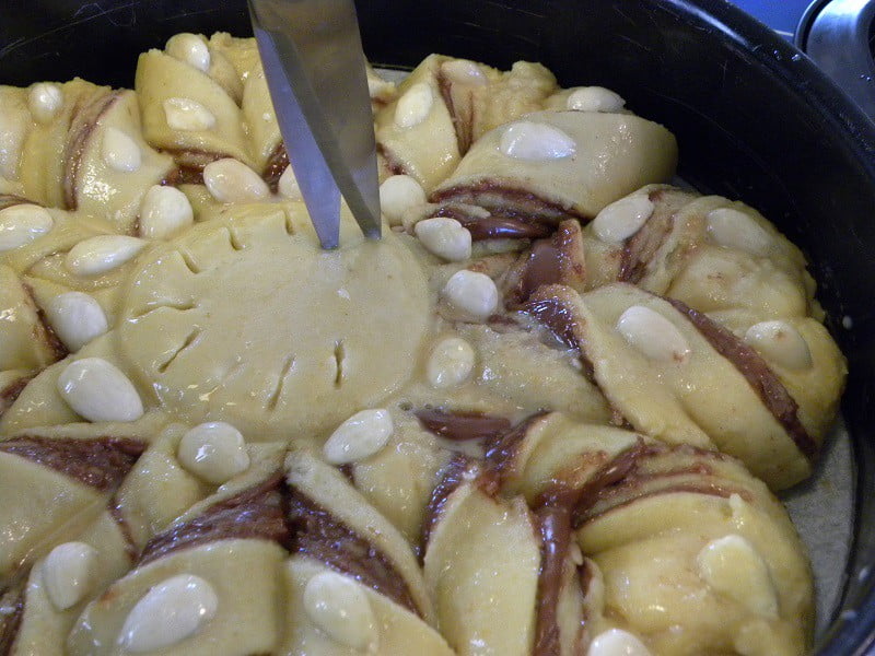 Preparing tsoureki image