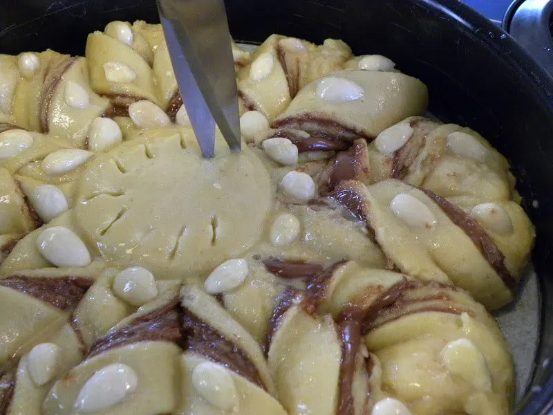 Preparing tsoureki image