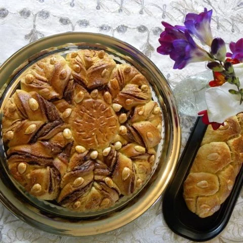 Tsourekia with praline image