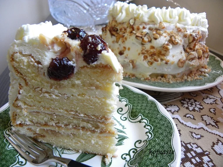 White Chocolate cream cheese frosting and pastelli cake