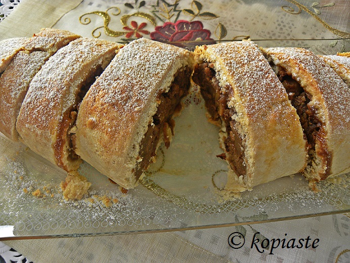 Apple strudel cut2