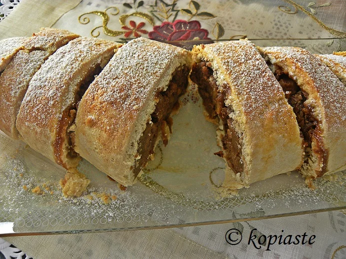 Apple strudel cut2