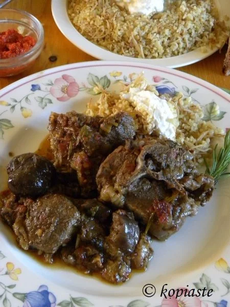 arni-me-melitzanes