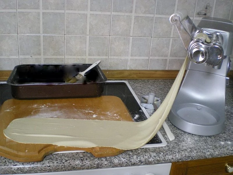 Making phyllo on a pasta maker