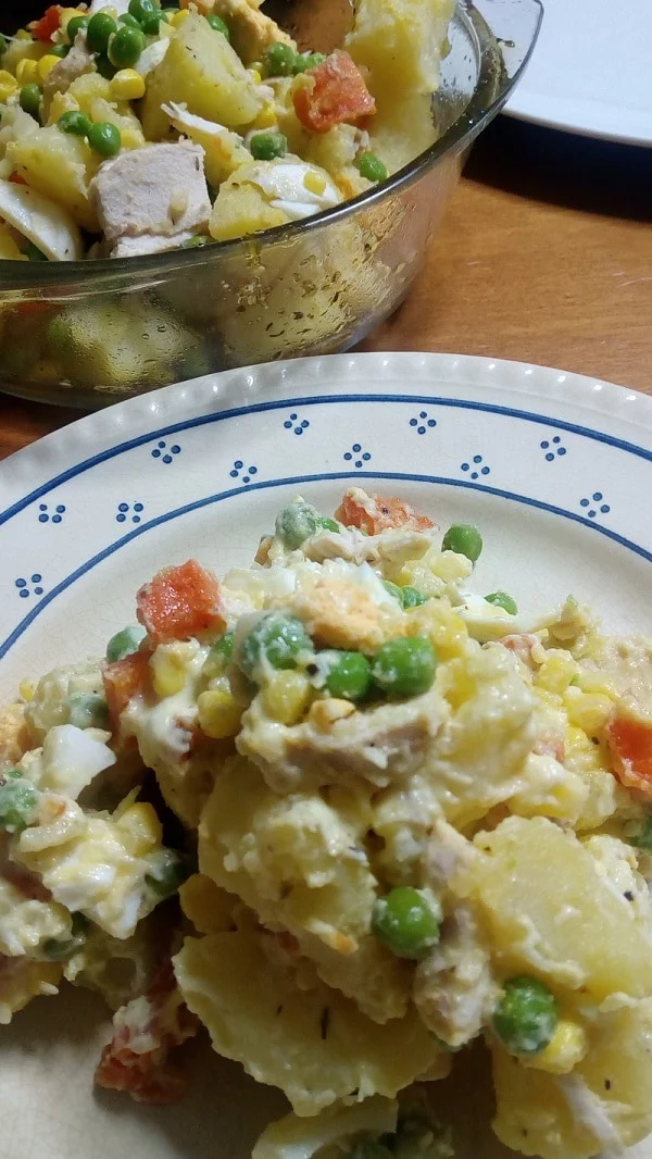 kotosalata Chicken salad with no beets image