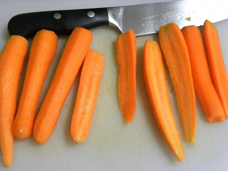 Peeled carrots