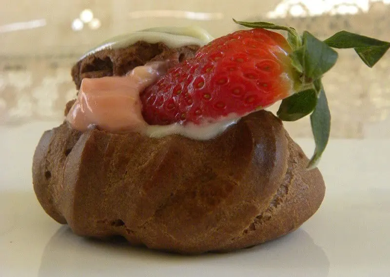 Strawberry Eclairs image