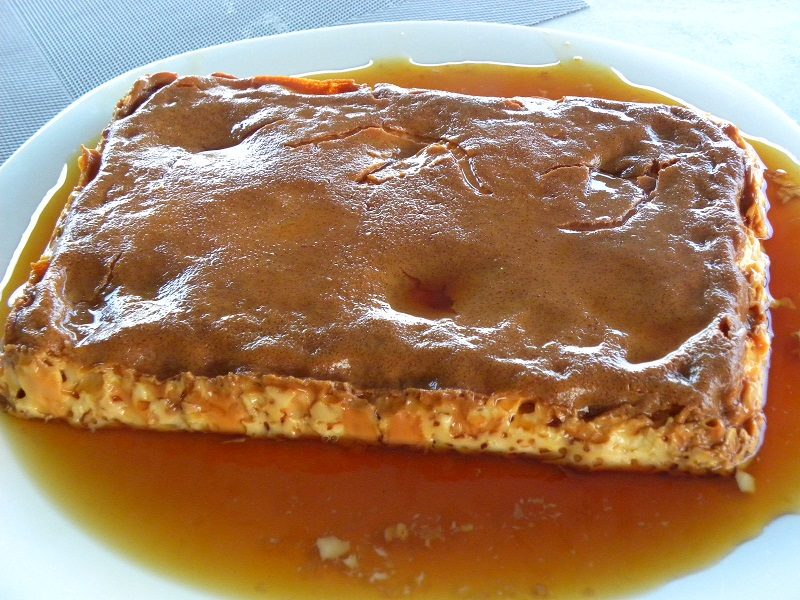 Crème caramel inverted image