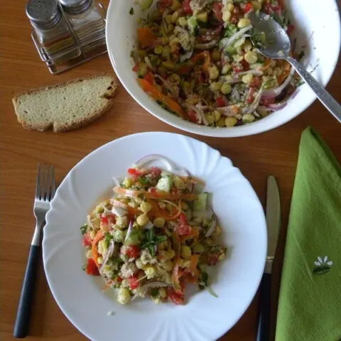 chickpea salad image