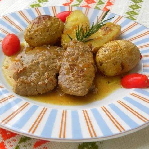 Moschari Lemonato (Lemony Veal)