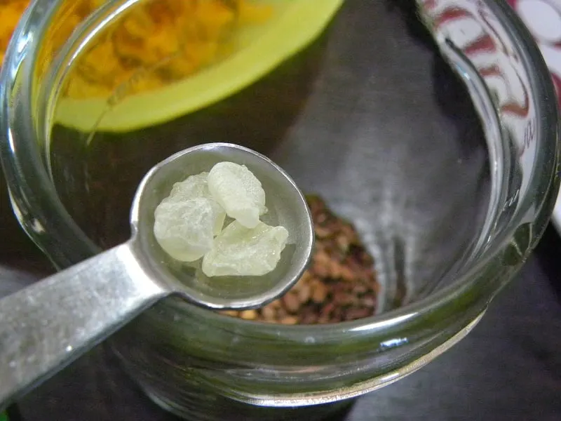 Mastic resins image