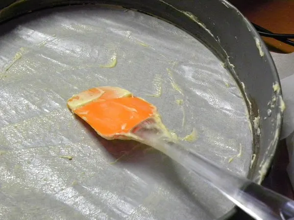 Greased baking pan image