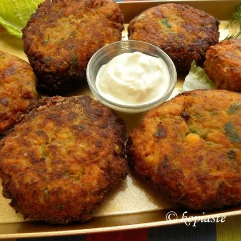 Vegetable Fritters with Yoghurt Feta Dip