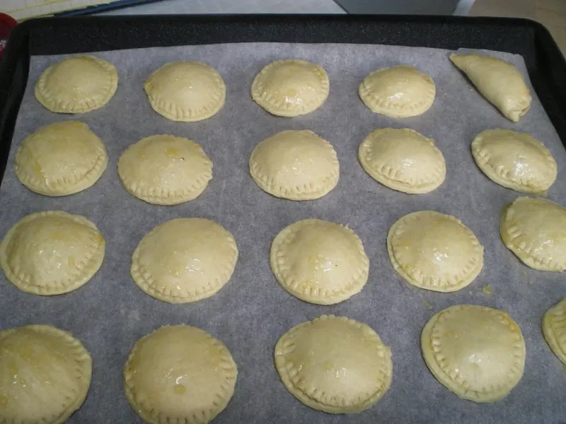 Mini-apple-pies-image